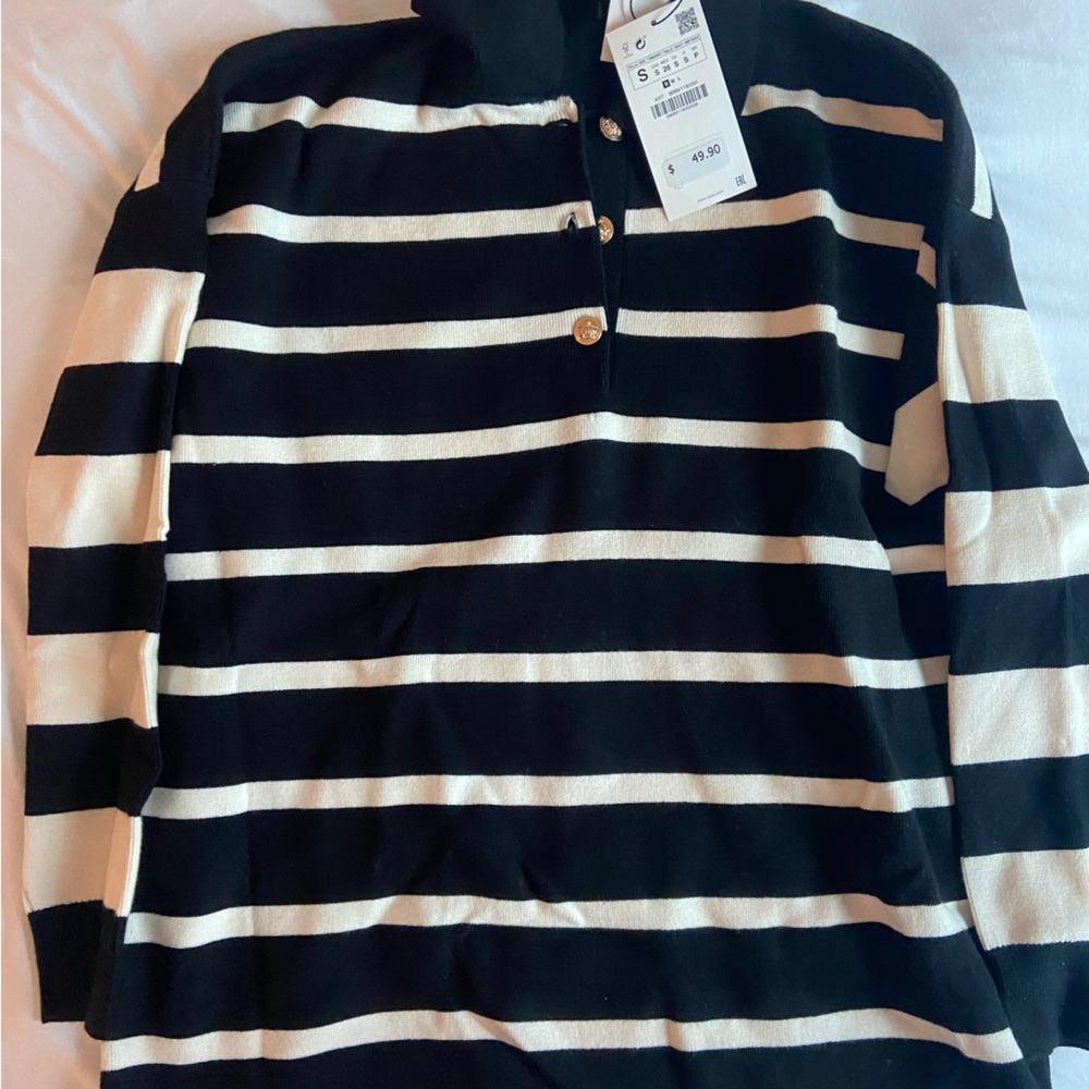 NWT Zara Sweater with button detail
